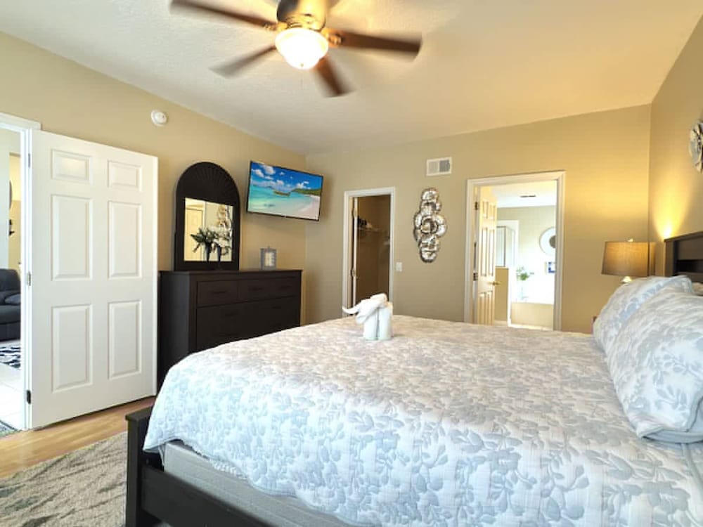 Near Disney Villa 3 bd Private Pool