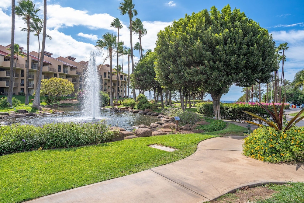 Kamaole Sands 3-406 - Modern Kitchen, Large Lanai, Enclosed Private MB, Split AC