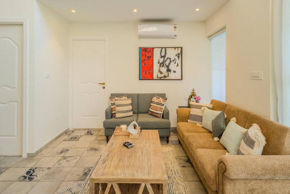 5bhk With Pool 1 5 km From Thalassa Casa Amour