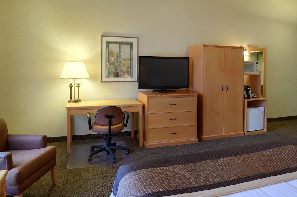Medicine Hat Vacations - Flamingo Hotel - Property Image 2