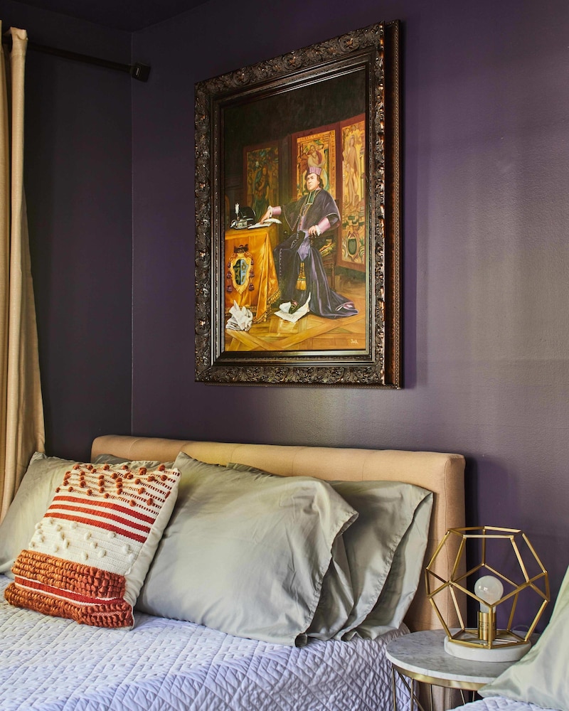 Apt2 Edenbrae - Walkable Southern Gothic Mansion