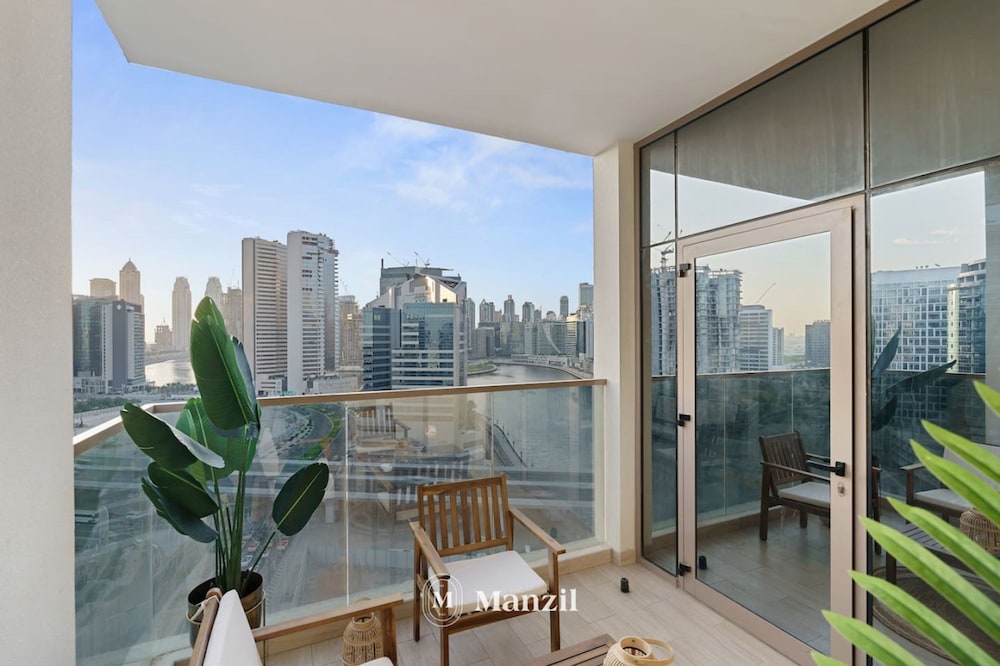 Stylish 2BR With Canal Burj View Near Dubai Mall