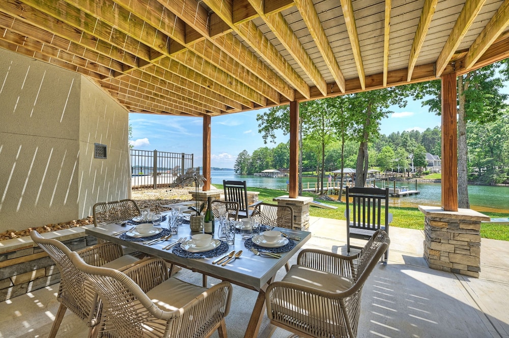 Bright Water Cove by Avantstay Saltwater Pool