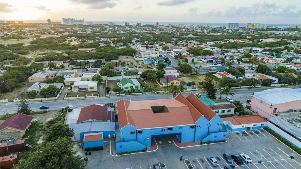 Turibana Plaza Suite 6 w Balcony