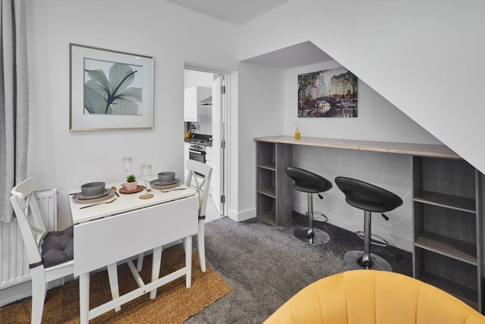 Host Stay Rochester Apartment
