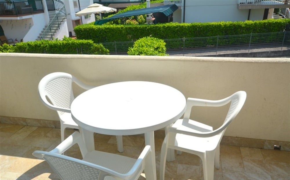 Charming Villa Near the Beach With Parking