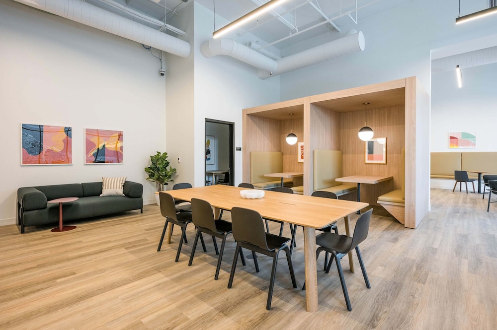 Lincoln Park 8BR Prime Spot Easy City Access