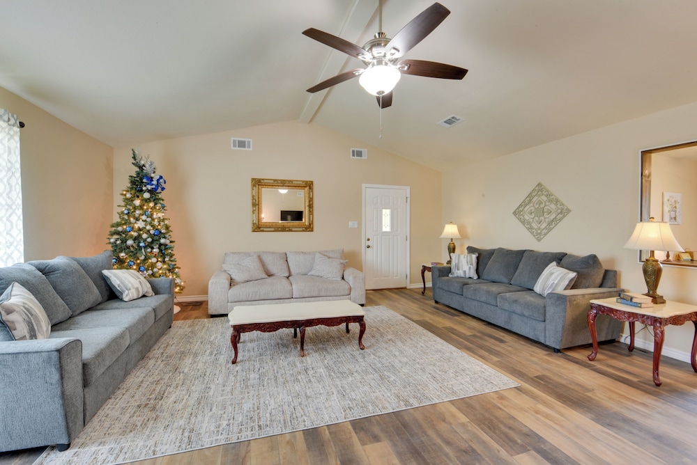 3 Mi to Lake Charles: Family Home in Louisiana!