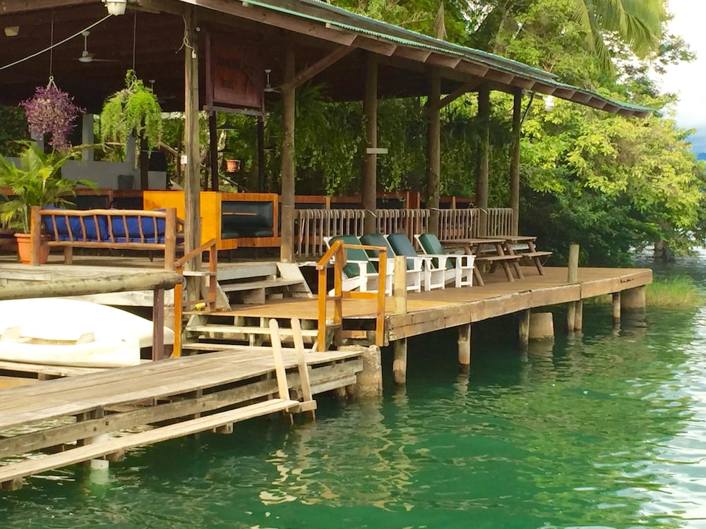 Hotel Catamaran - Property Image 8