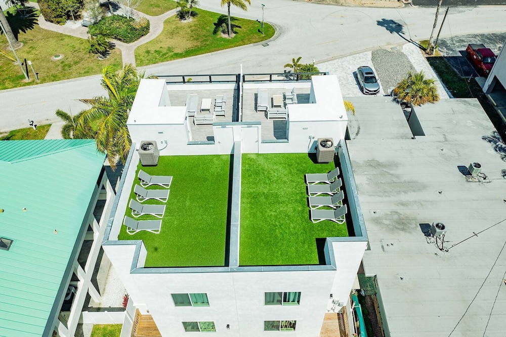 Luxury Pool Home Golf Cart