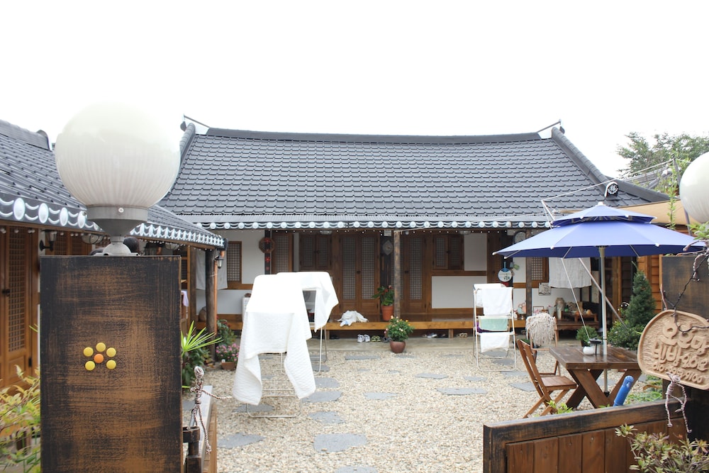 Hohomom Guesthouse