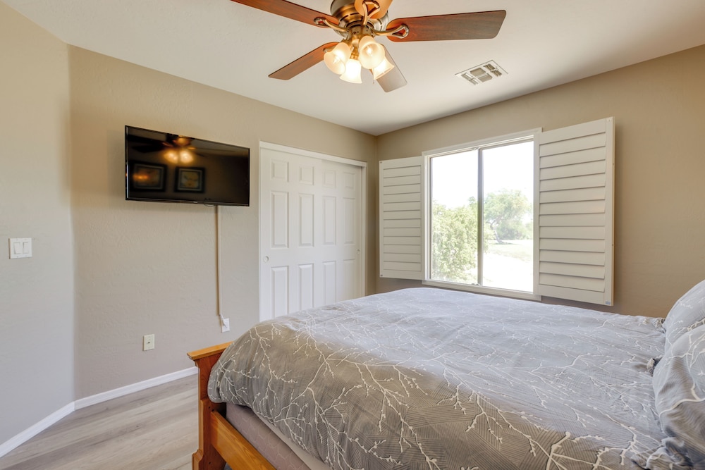 Private Yard & Fairway View: Phoenix Golf Retreat!