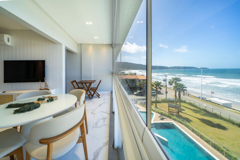 Duplex Alto Padrão Frente Mar c Piscina