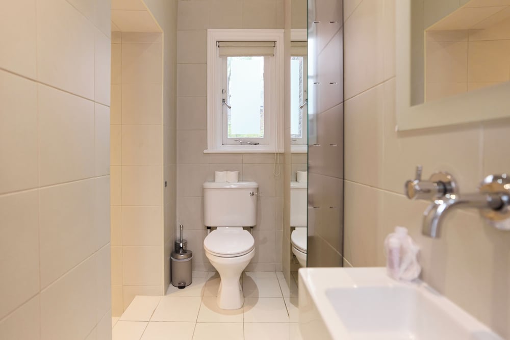 Hampstead Parkside Apartment