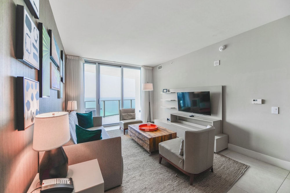 Ocean View Condo Near the Beach