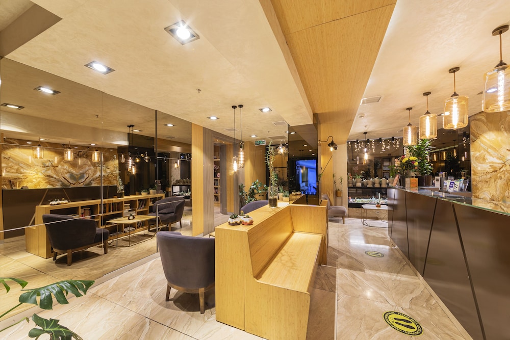 Ayramin Deluxe Hotel - Image 13