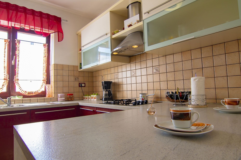 Apartment 1984