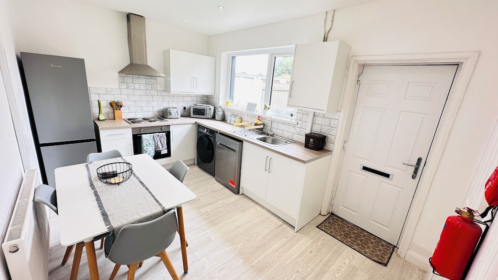 Pengam House