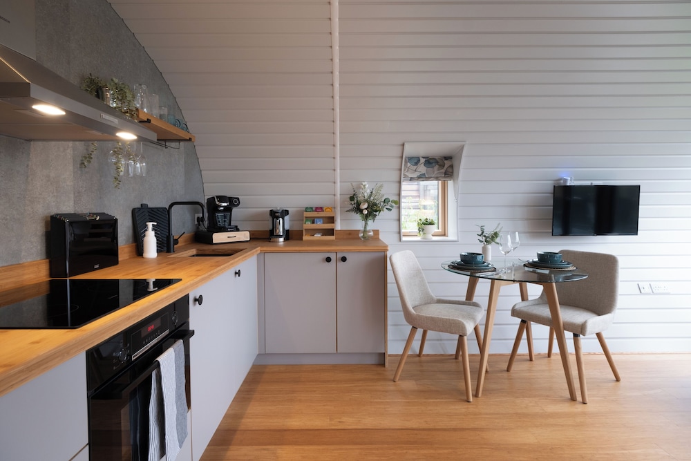 Unique 1 BD Eco-Retreat in Old Chalford