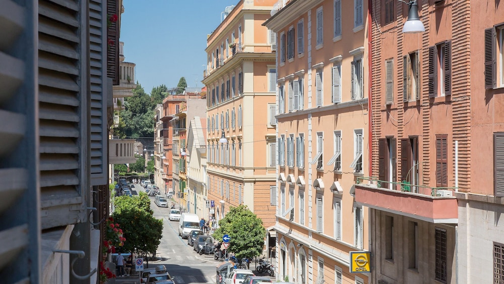 Rental in Rome Marco Aurelio