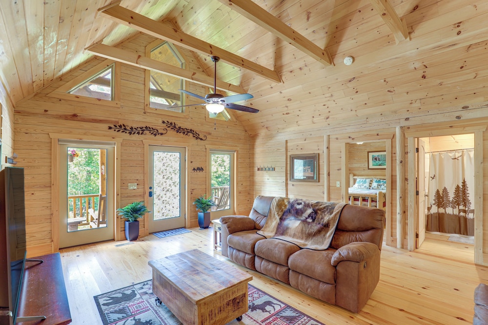 Explore Linville Falls: Cabin w/ Game Room + Deck!