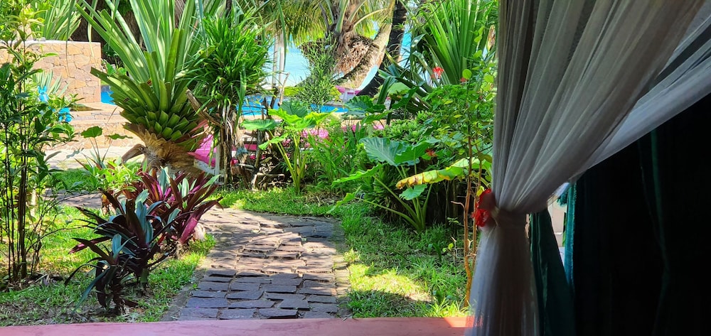 Ravoraha Ecolodge