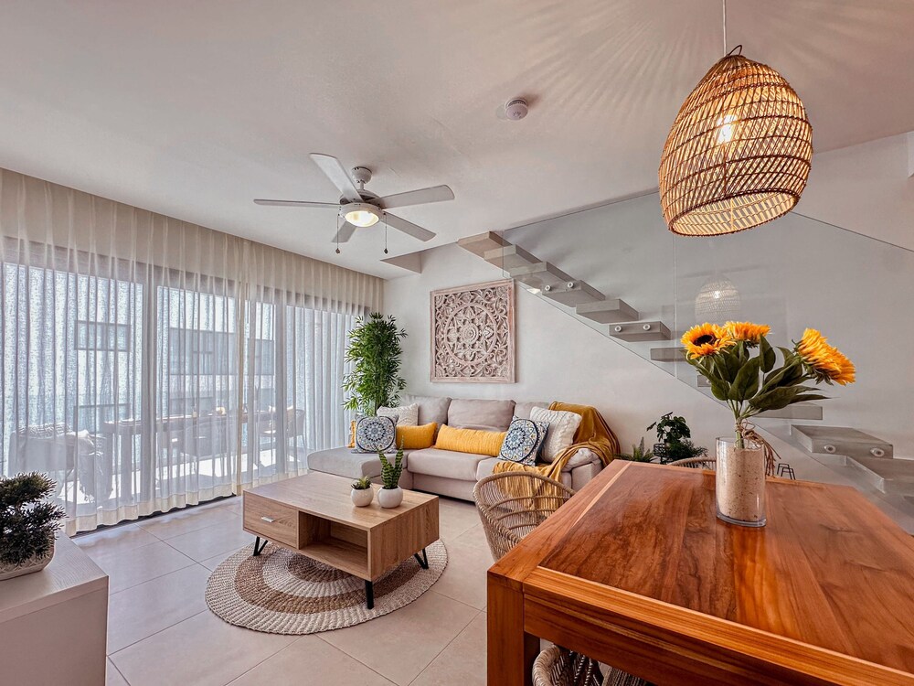 Fantastic Beach Penthouse With Rooftop BBQ