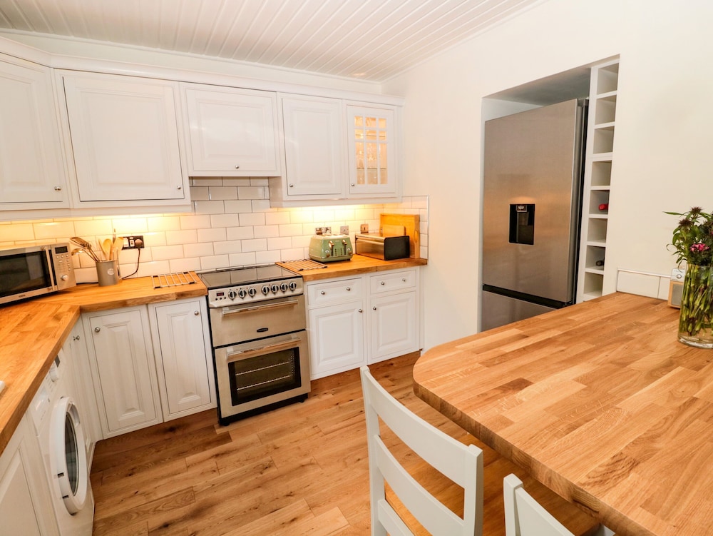 Curlew Cottage, 2 Fenkle Street