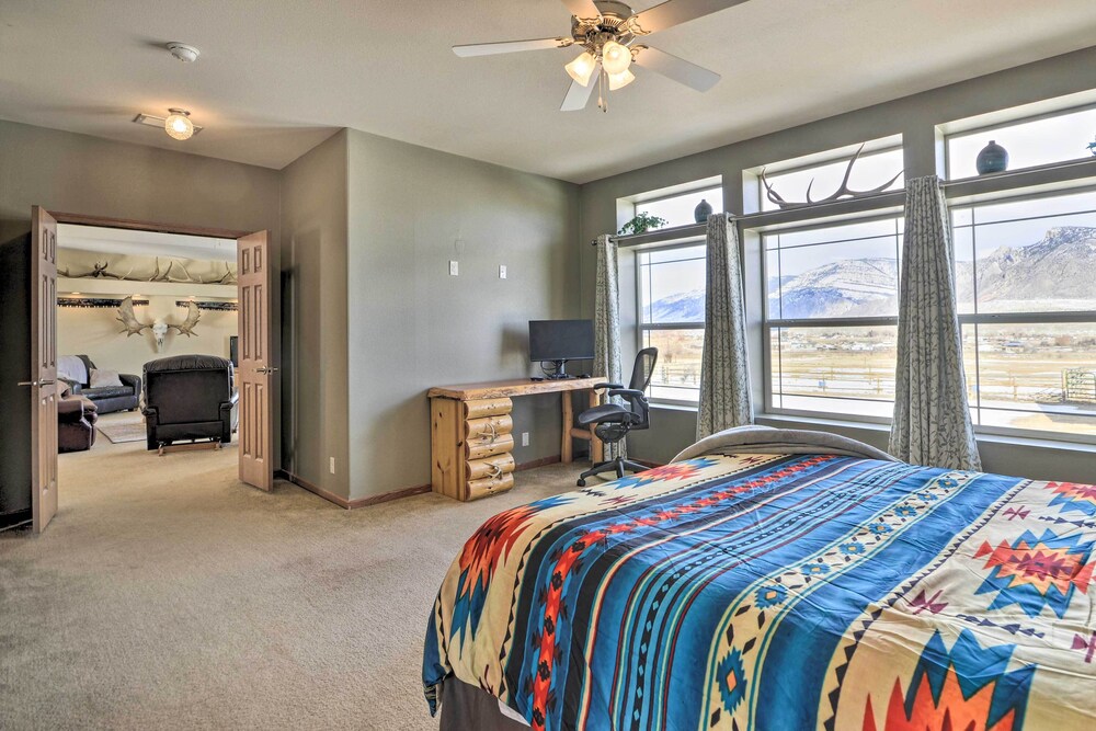 Charming Cody Vacation Home w/ Mtn Views! view 2