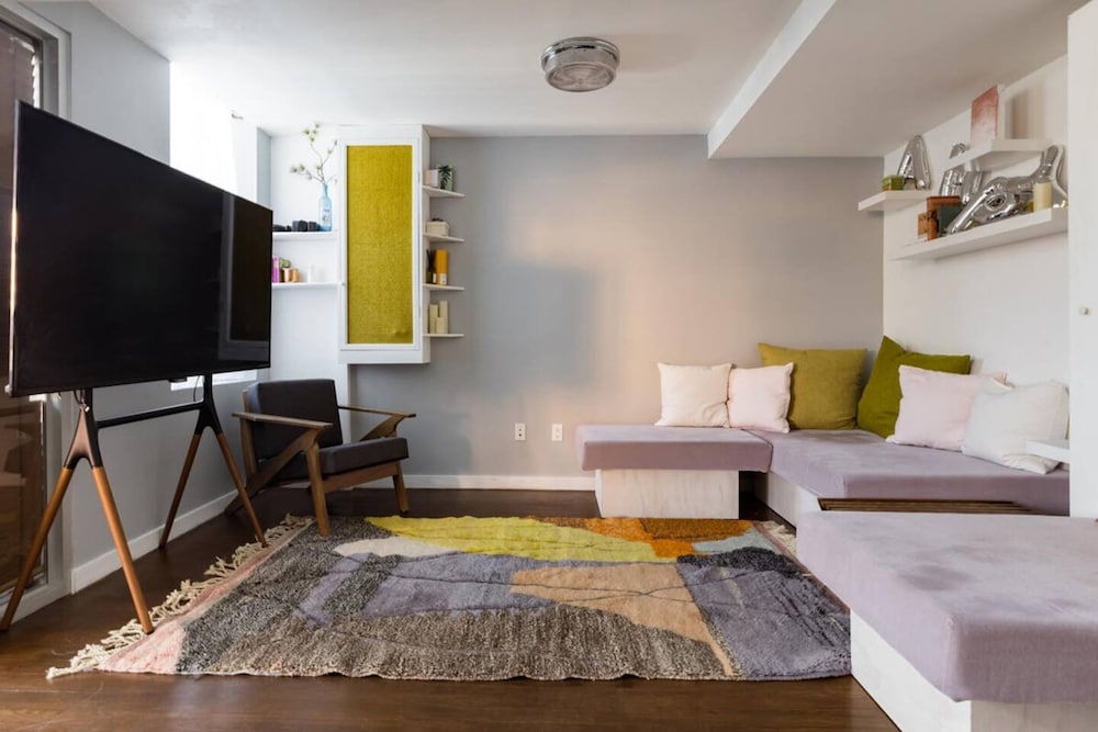 Dekalb by Rove Travel Duplex Loft w Terrace