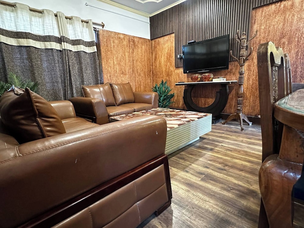 Dilan Residency Villa -5 Bedroom- Centrally Heated