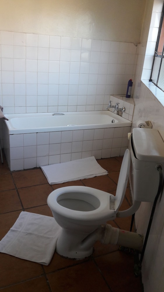 Diphororo Guest House