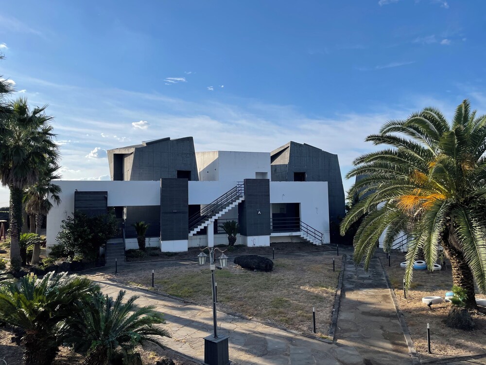 Yegerina Resort