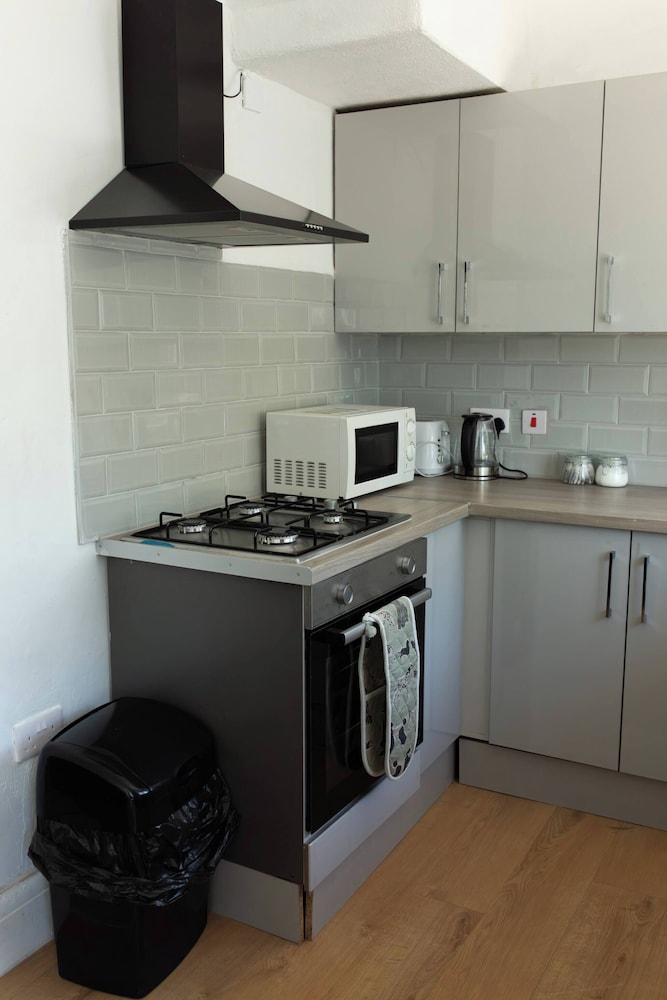 Cozy 3 Bedroom Home in Leeds, Perfect for Families and Groups