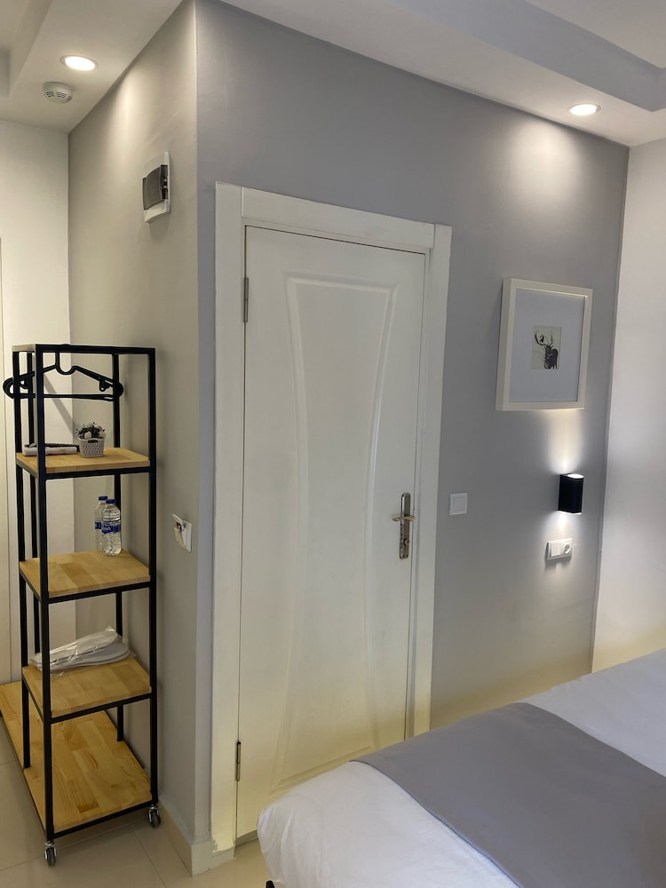 Deer Hotel & Hostel