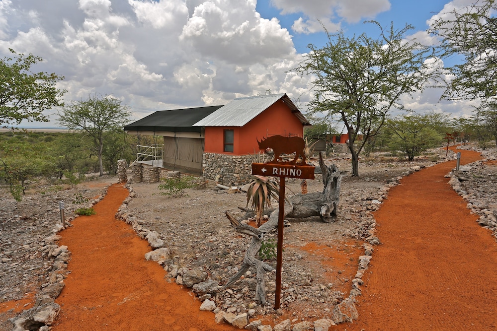 Uukwaluudhi Safari Lodge