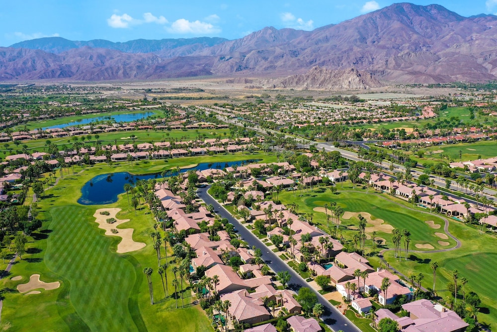 Monroe by Avantstay Beautiful Home w Pool Spa PGA West Sleeps 12
