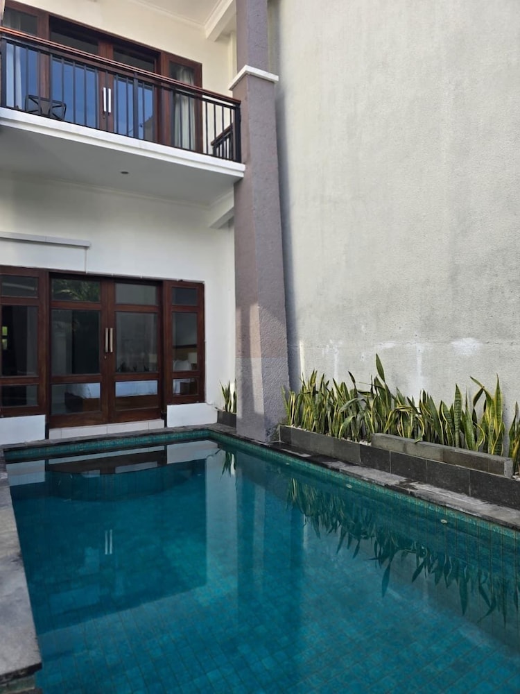 Villa Aura