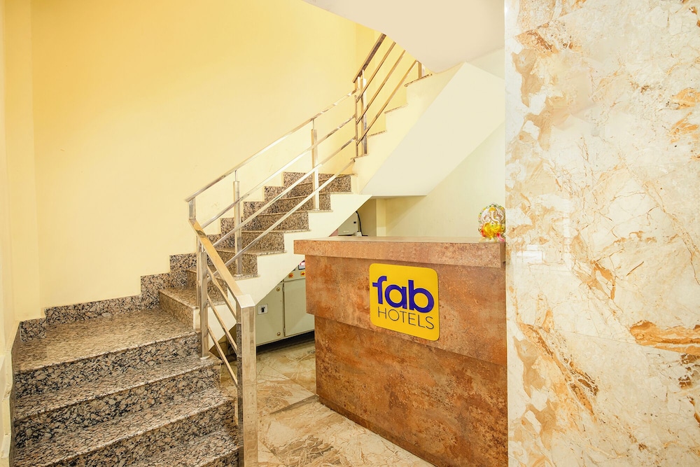 Fabhotel Crestwood Inn