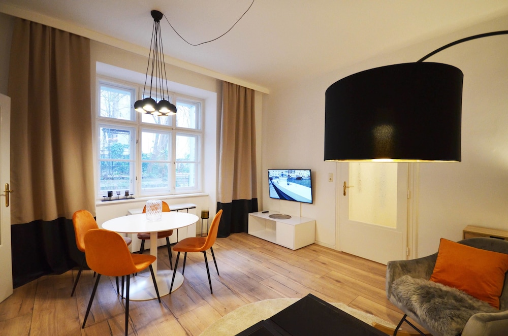 Cozy Apartment near The Town Hall Vienna