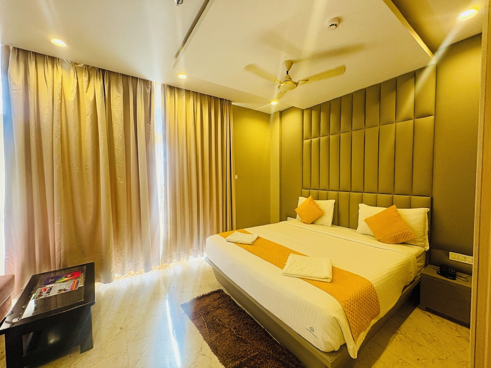 The Bay Suites Puri With Sea View