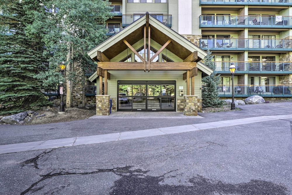 Walk to Main St & Ski Lift: Breck Condo w/ Pool!