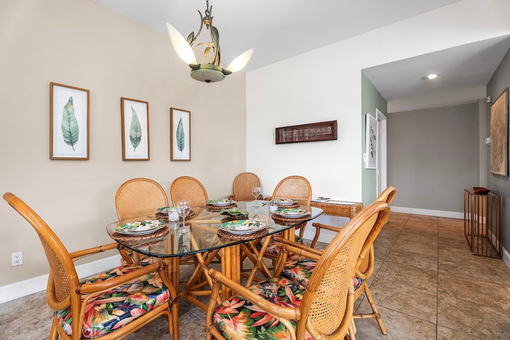 Beautiful Mountain View - Concierge Included - Spacious! - Vrkcv