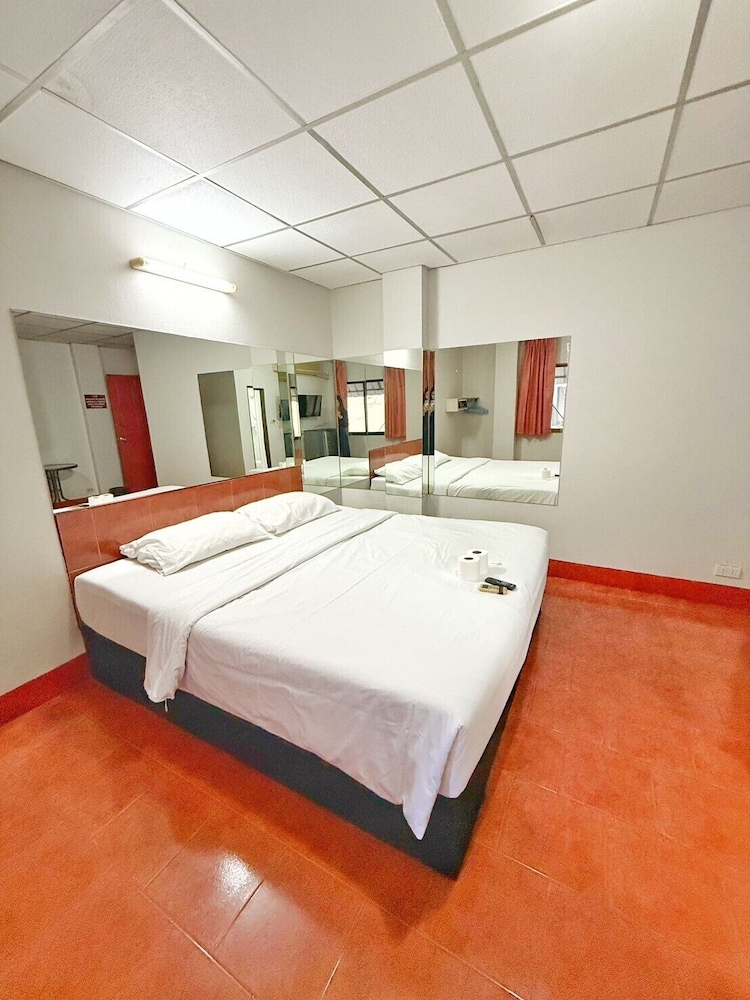 Malee Guesthouse & Restaurant