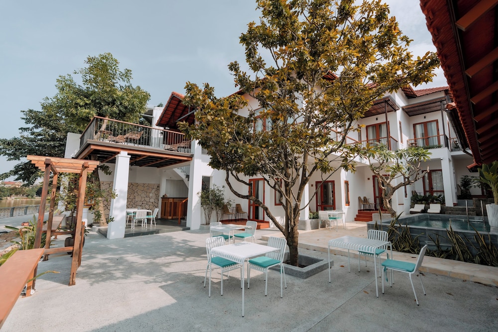 Hue Riverside Villa