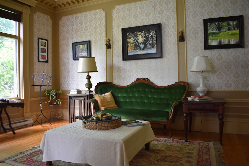 Fredericton Vacations - By The River Bedbreakfast - Property Image 5