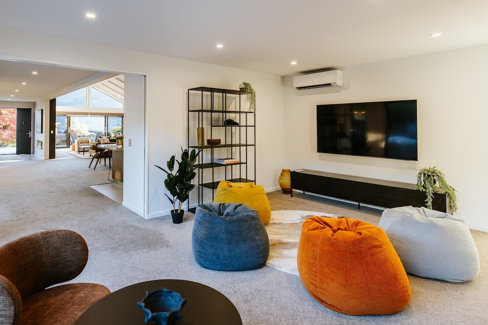 The Clearview House - Lake Views