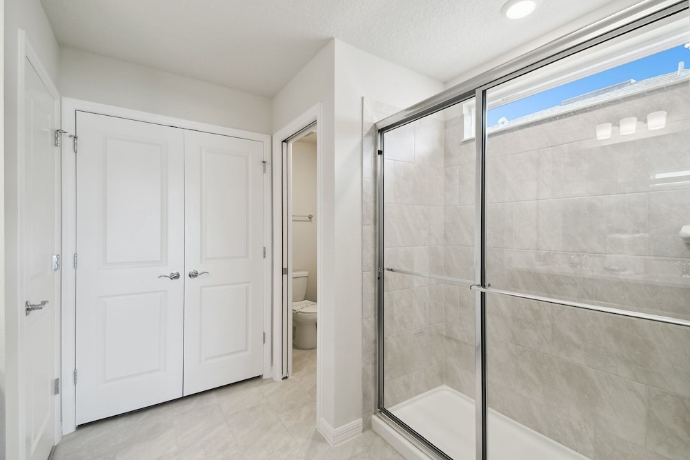 5 BD En-suites, Game Room, Pool, Sleeps 14, Disney
