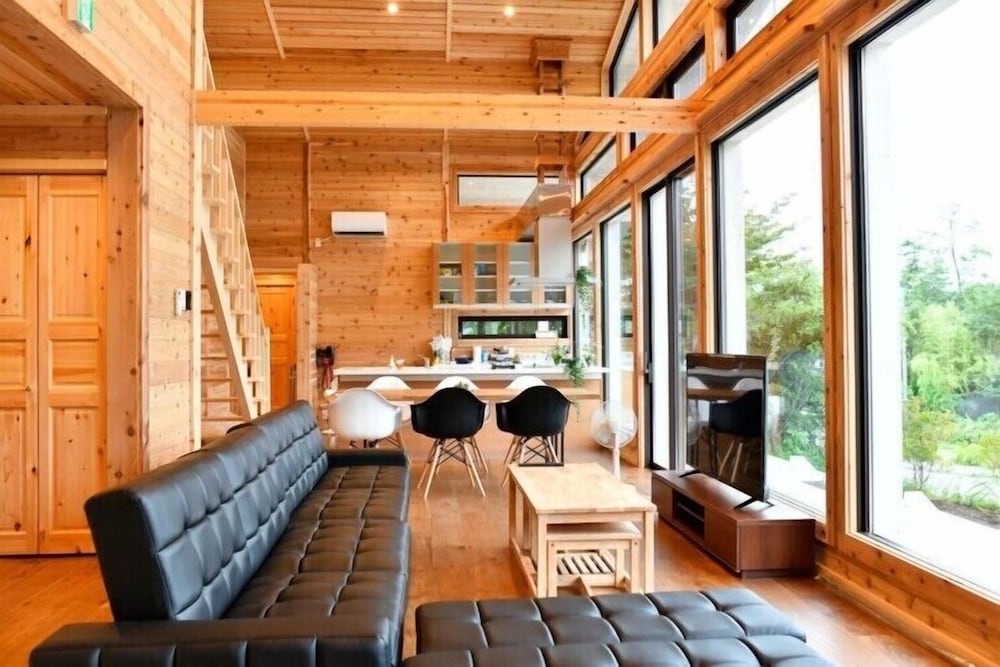 Polar House Nishikaruizawa 1 view 5