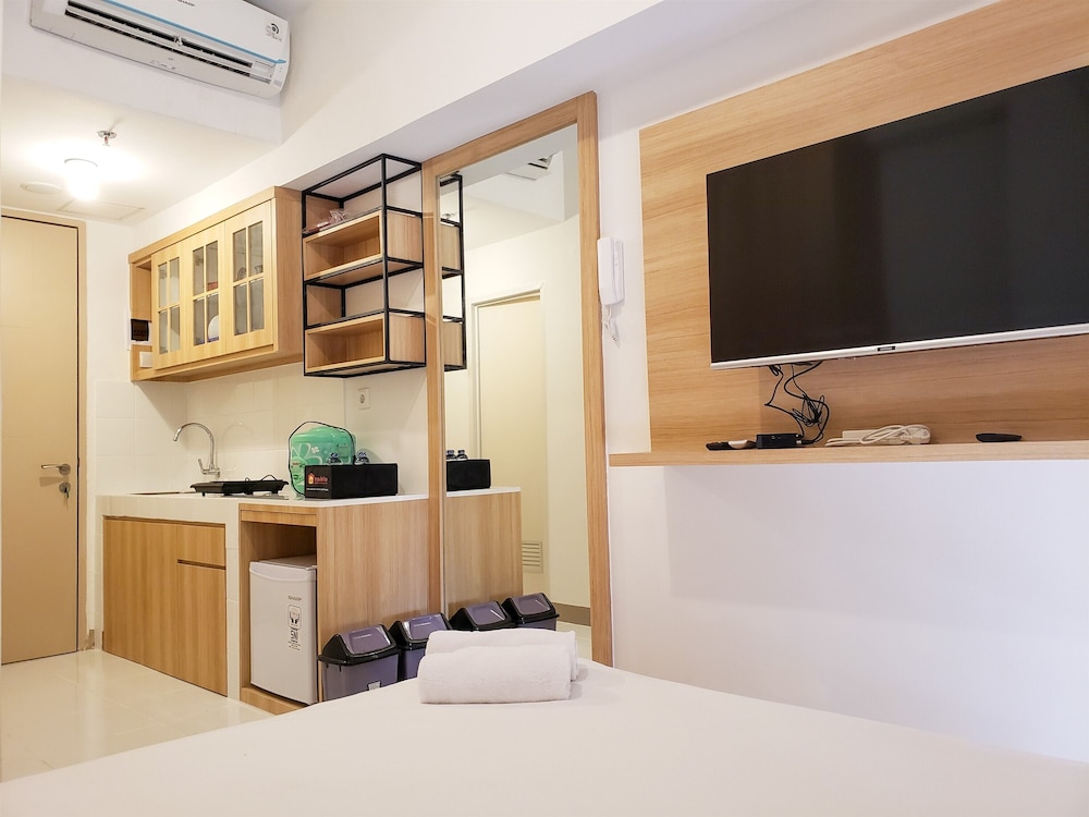 New And Homey Studio At Tokyo Riverside Pik 2 Apartment